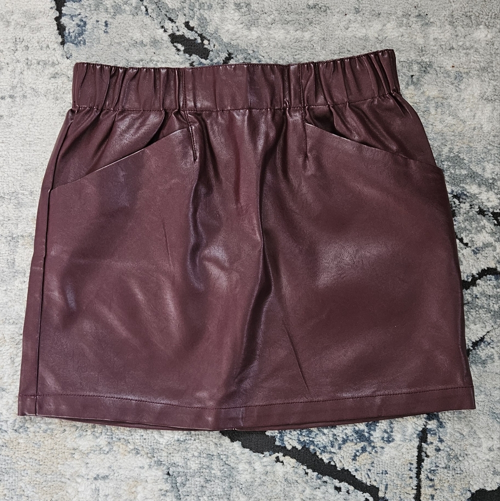 Wild Fable Burgundy Faux Leather Skirt size Medium